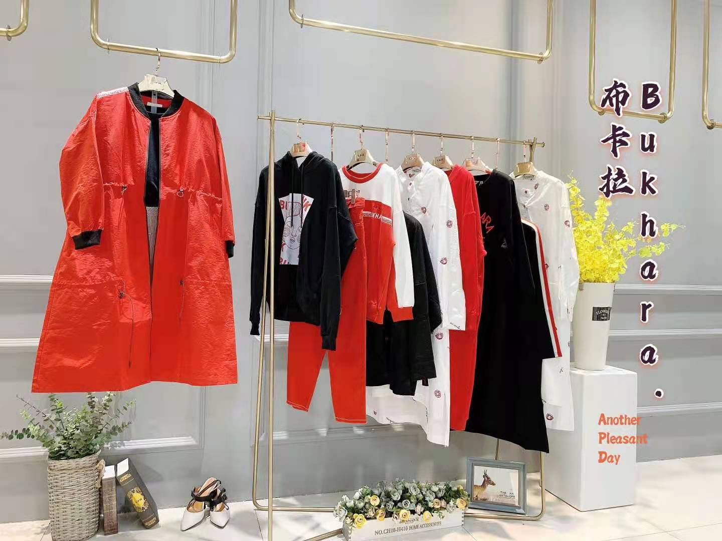 广州知名品牌布卡拉品牌折扣女装时尚春装一手货源图片