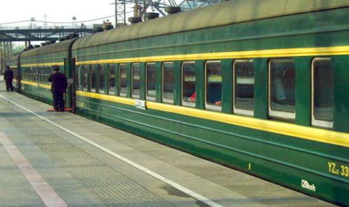 报废绿皮火车车厢回收-襄阳废旧绿皮火车软卧出售-二手绿皮火车