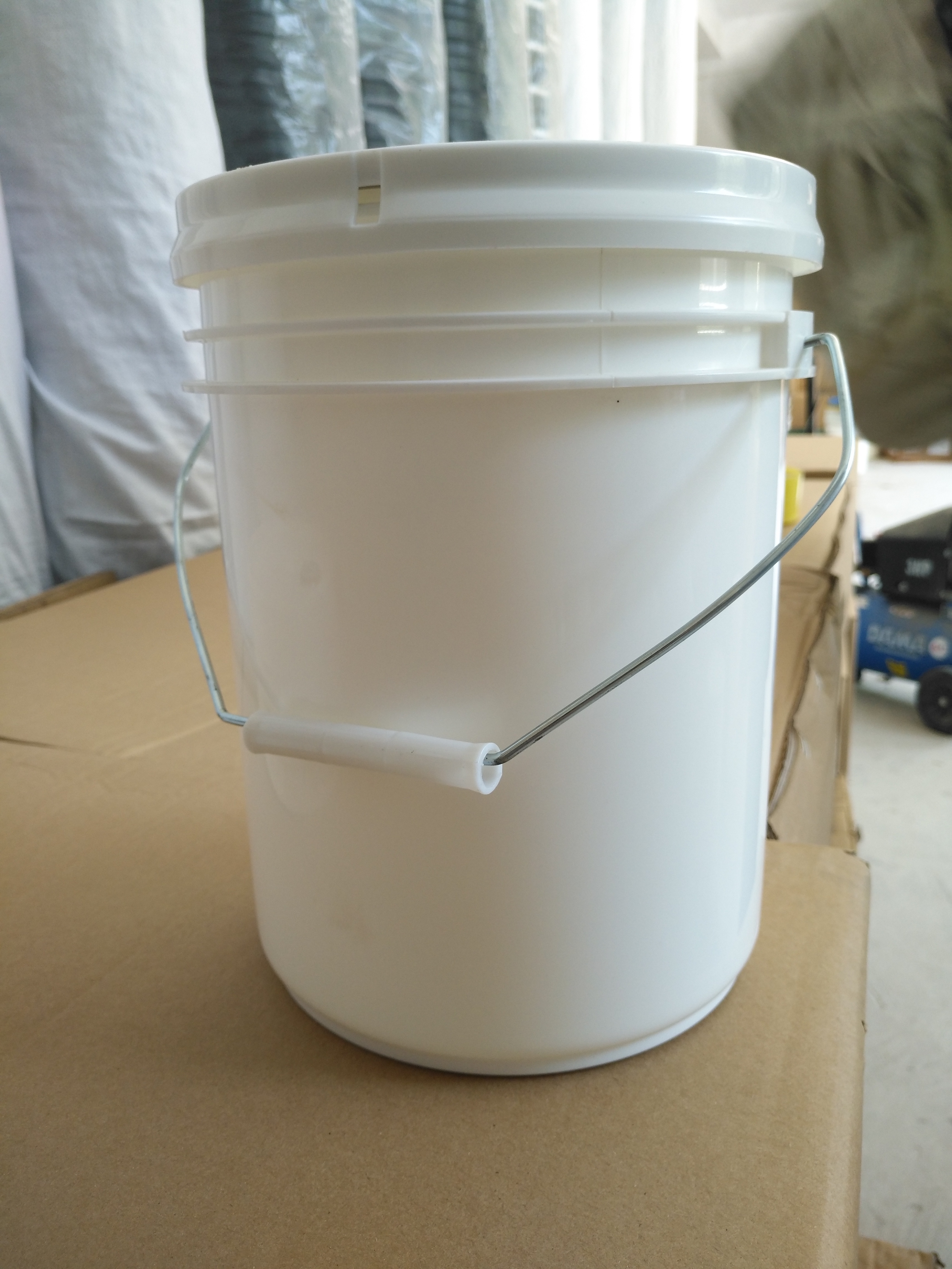 4升（1GAL）直口桶，塑料桶