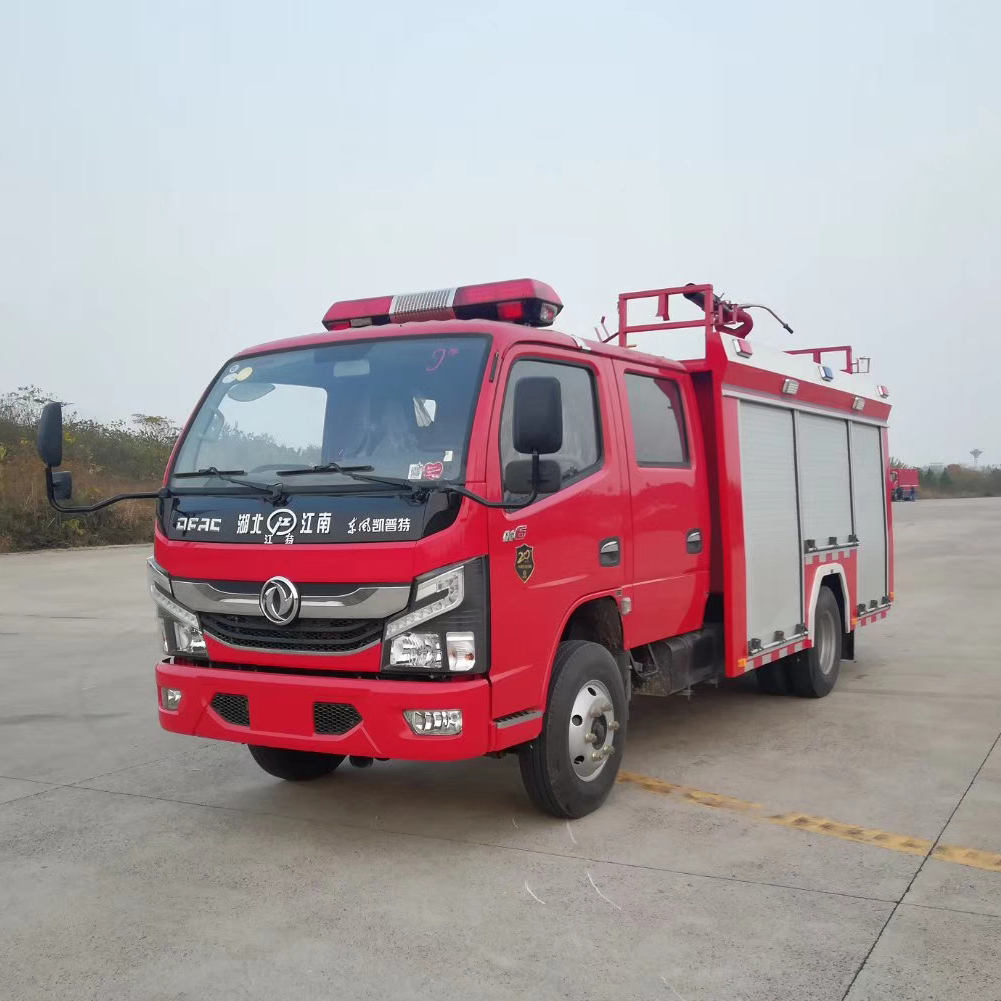 国六东风2-3吨水罐消防车