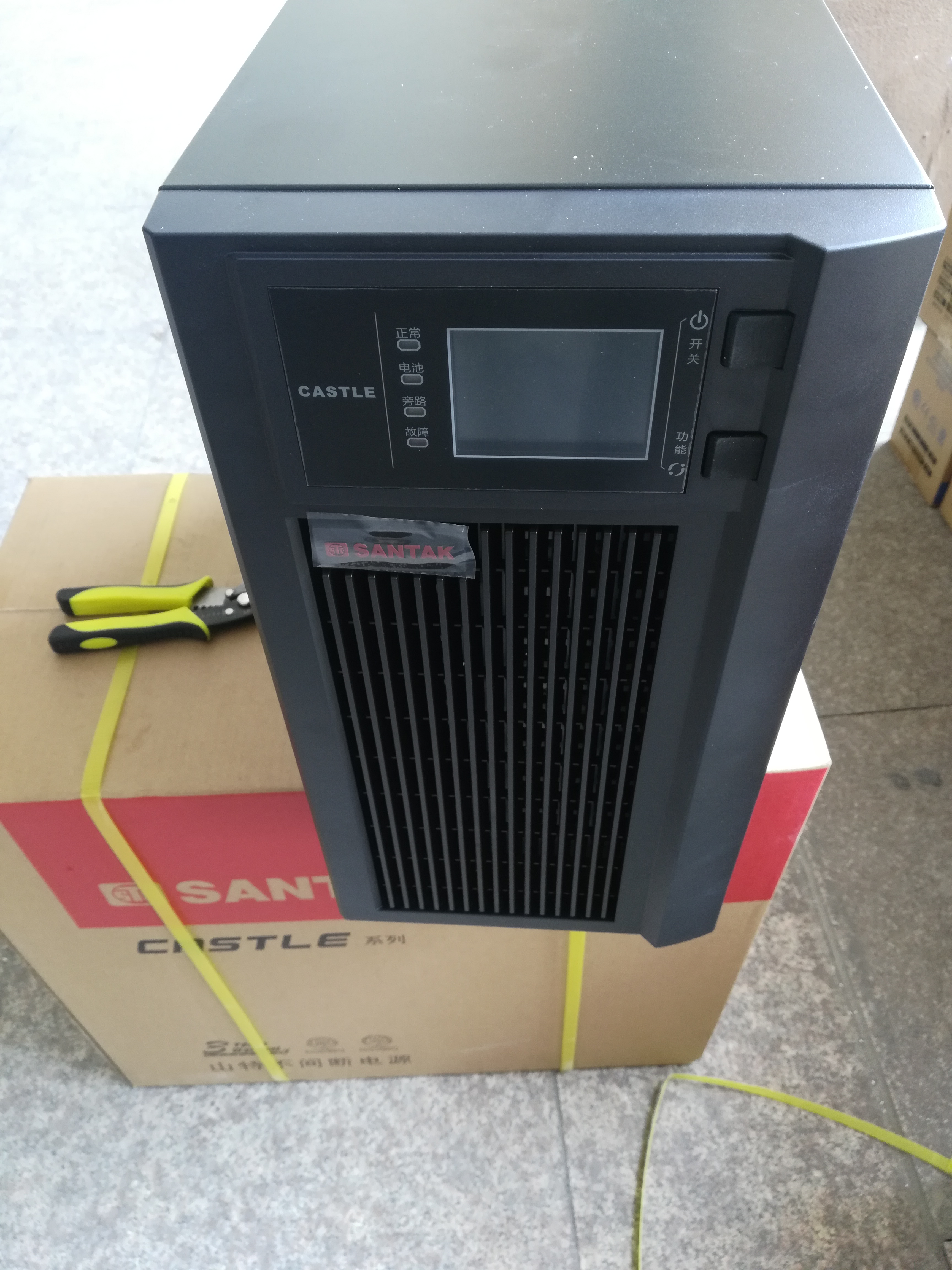 深圳山特UPS电源总代理C10KS10KVA/8KW在线式主机图片