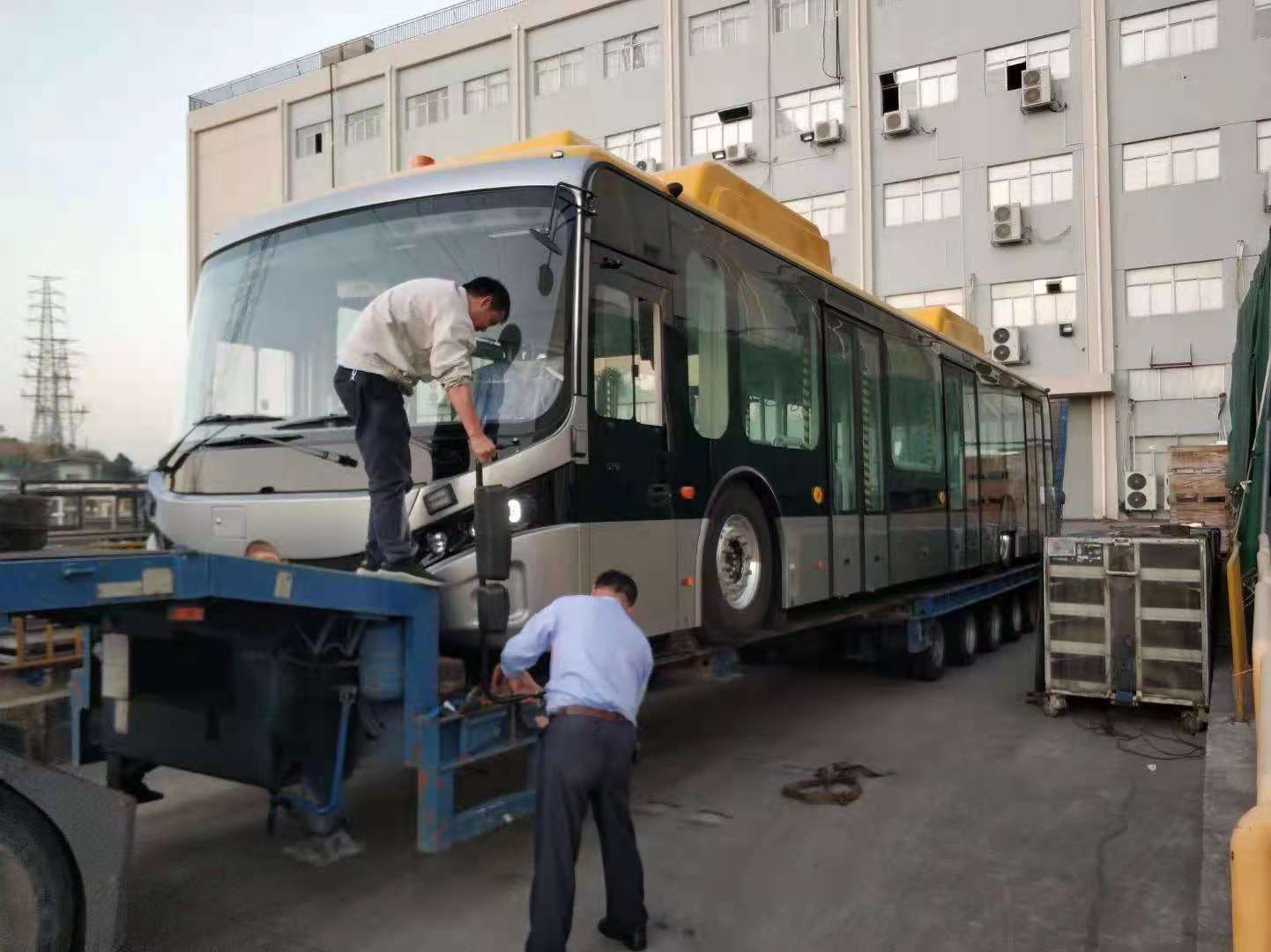 香港展货物托管服务公司 大件设备运输到香港  一条龙服务到门图片
