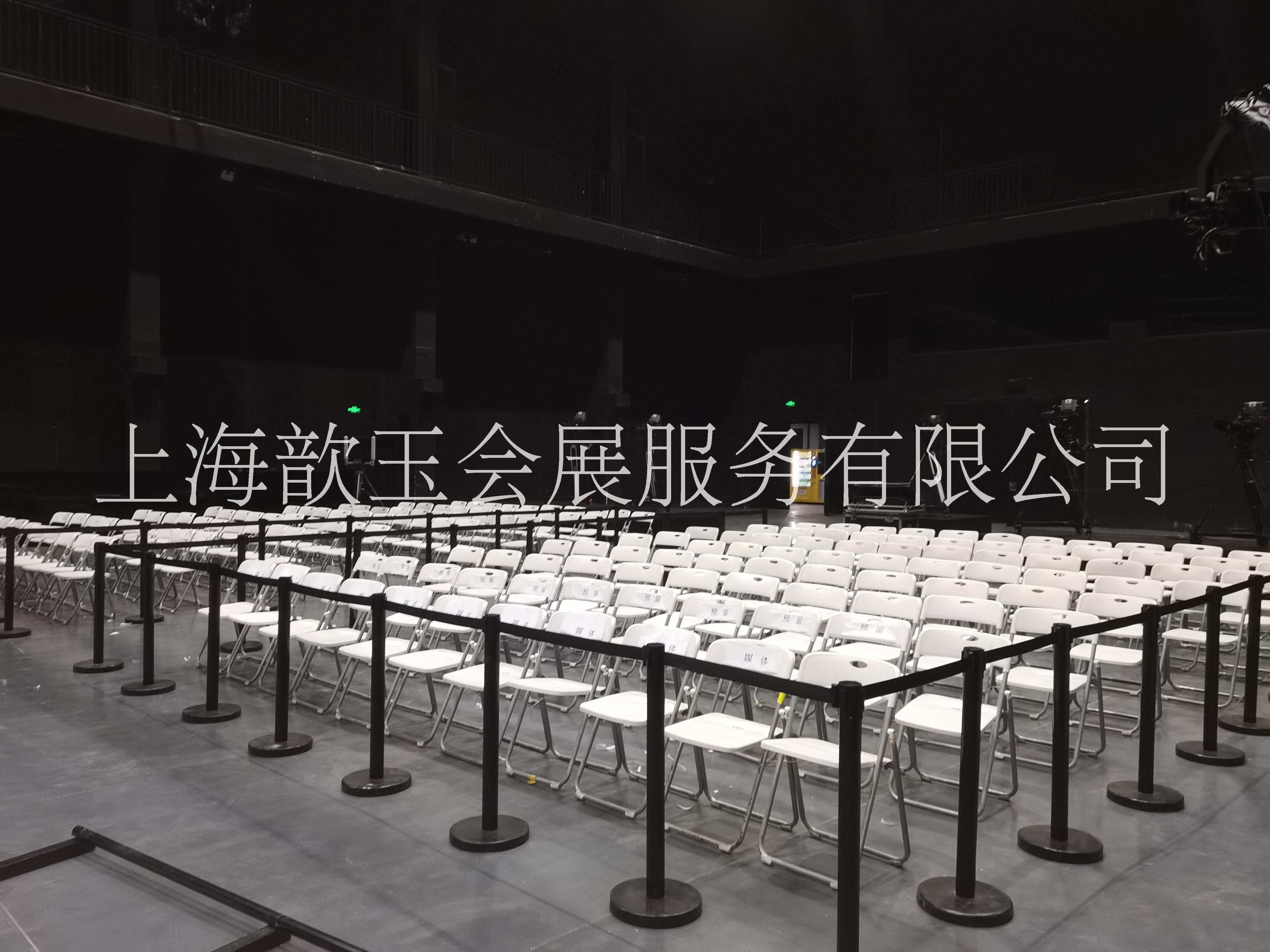 上海白色折叠椅会议椅租赁，上海活动桌椅租赁图片