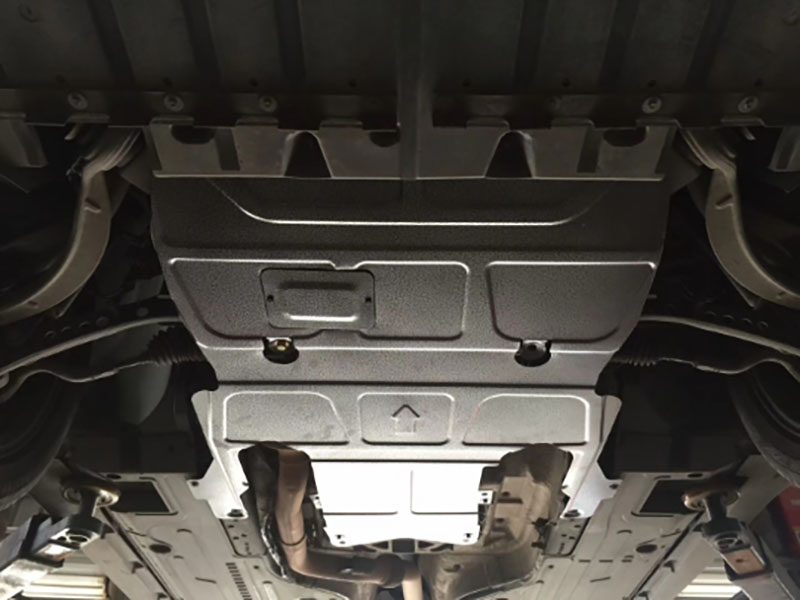 昆明市XJ XJL两驱四驱发动机护板厂家供应XJ XJL两驱四驱发动机护板新型钛合金材质底盘保护批发