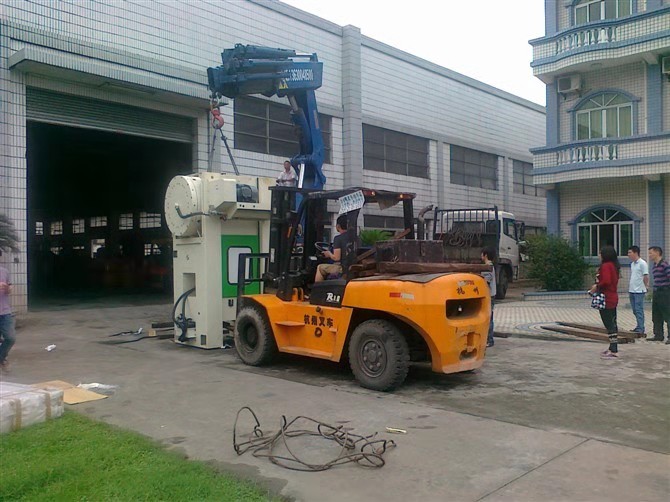 罗村货柜装卸 吊车、25-200吨机械设备租赁提供叉车、搬运车等设备