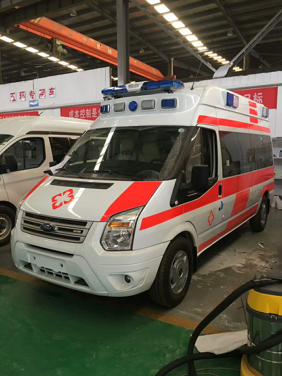 北京120救护车收费标准-长途救护车图片