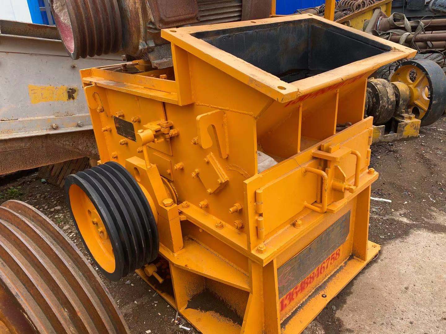 二手制砂机打砂机破碎机时产30吨制砂生产线设备处理图片