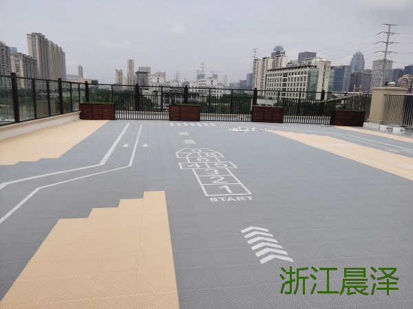 浙江悬浮拼装地板供应公司图片