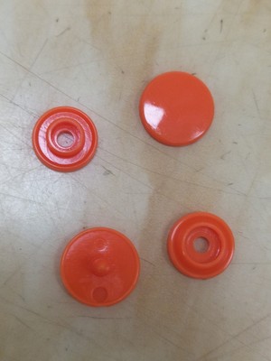 T3彩色塑胶四合扣，童装爬服树脂扣