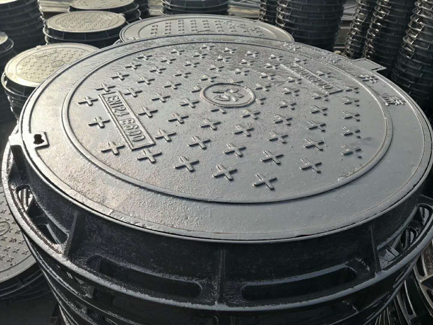 新疆可调式球墨铸铁井盖 700重型防沉降球墨铸铁井盖