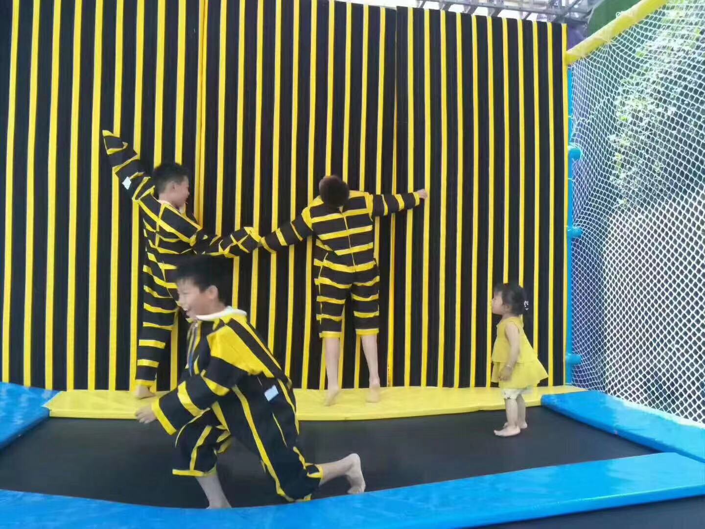 上海市蹦床粘粘乐厂家200平蹦床乐园组合蹦床粘粘乐海洋球池攀岩墙租赁服务 超级蹦床