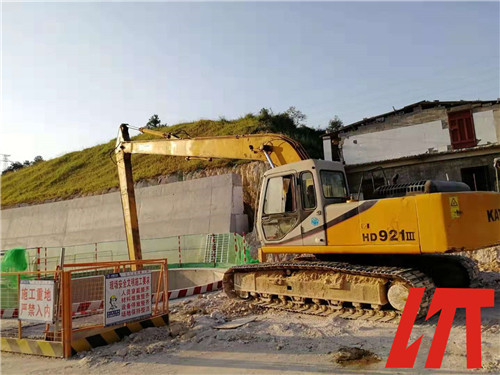 安徽小松30米挖掘机加长臂服务安徽小松30米挖掘机加长臂服务细致