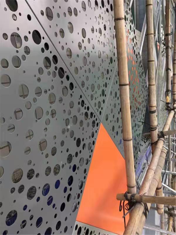 松江区 穿孔铝板幕墙装饰材料定制加工厂 冲孔铝板幕墙供应商图片