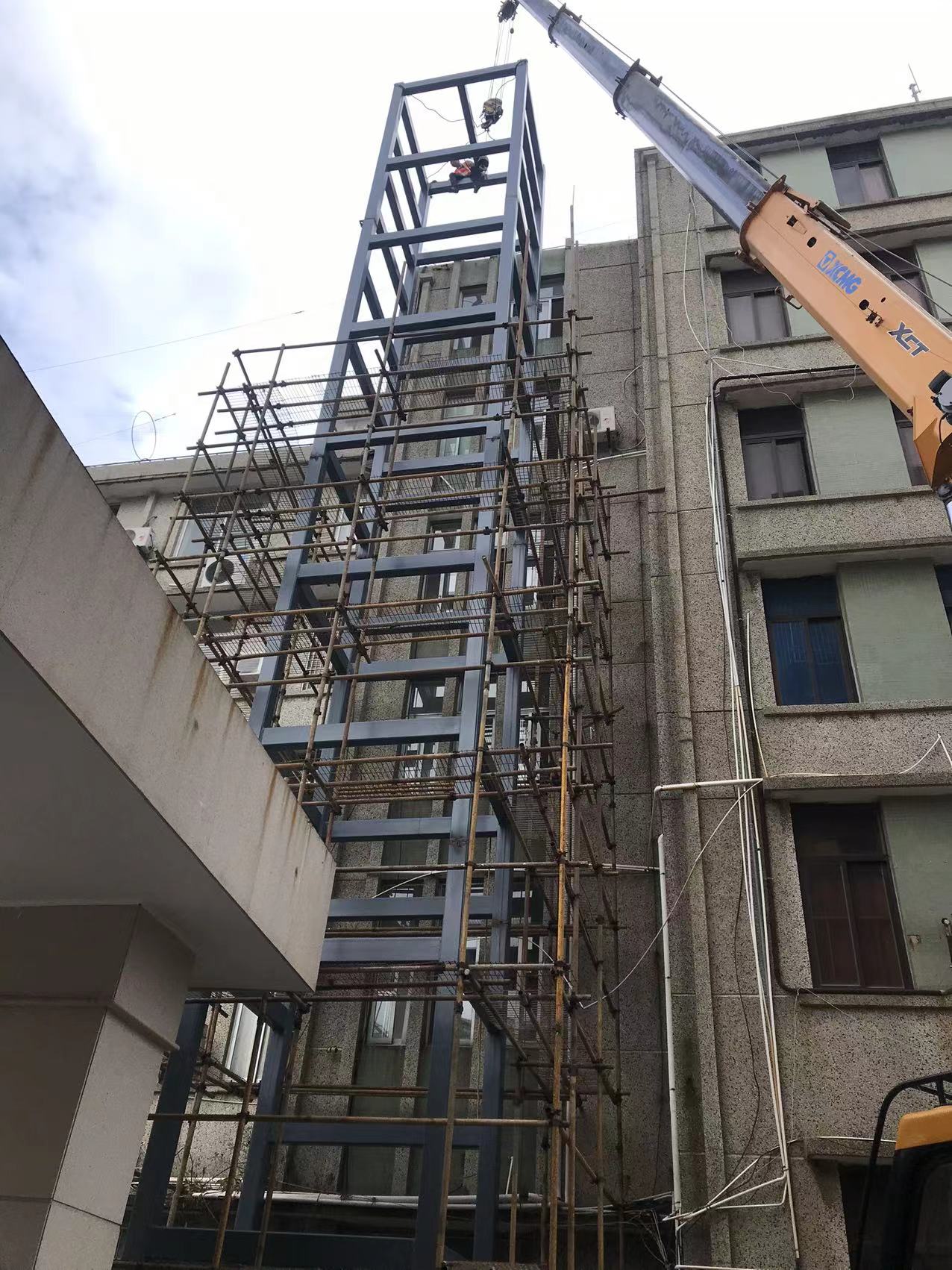 厦门市钢结构电梯井道厂家推荐电梯加工安装，钢结构电梯井道，住宅加装电梯