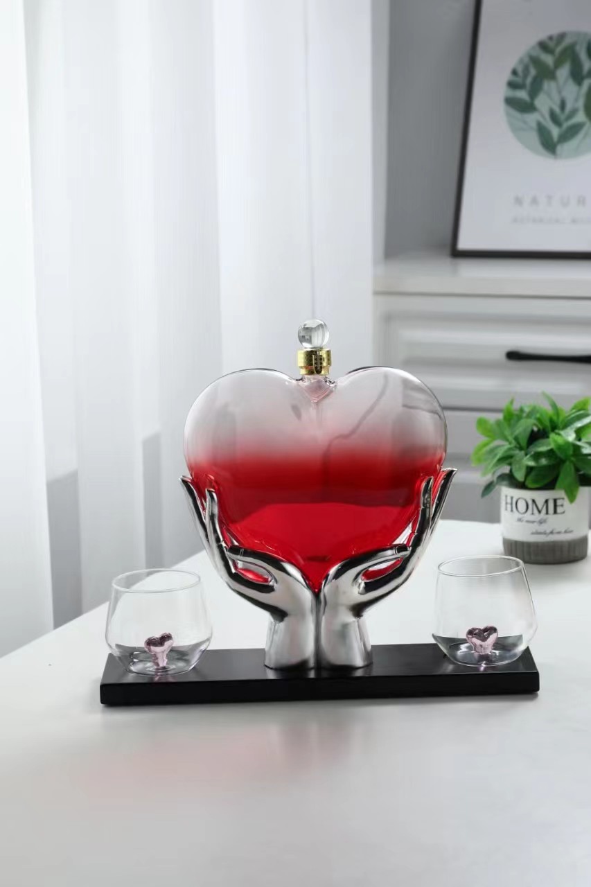 河间华企手工艺生产异形心型造型醒酒器创意欧式风格红酒瓶1000ml