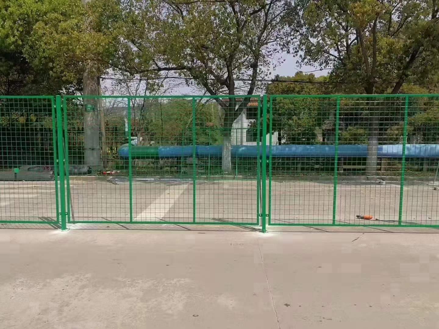 深圳市车间隔离网护栏网厂家工地隔离网护栏大量现货图片