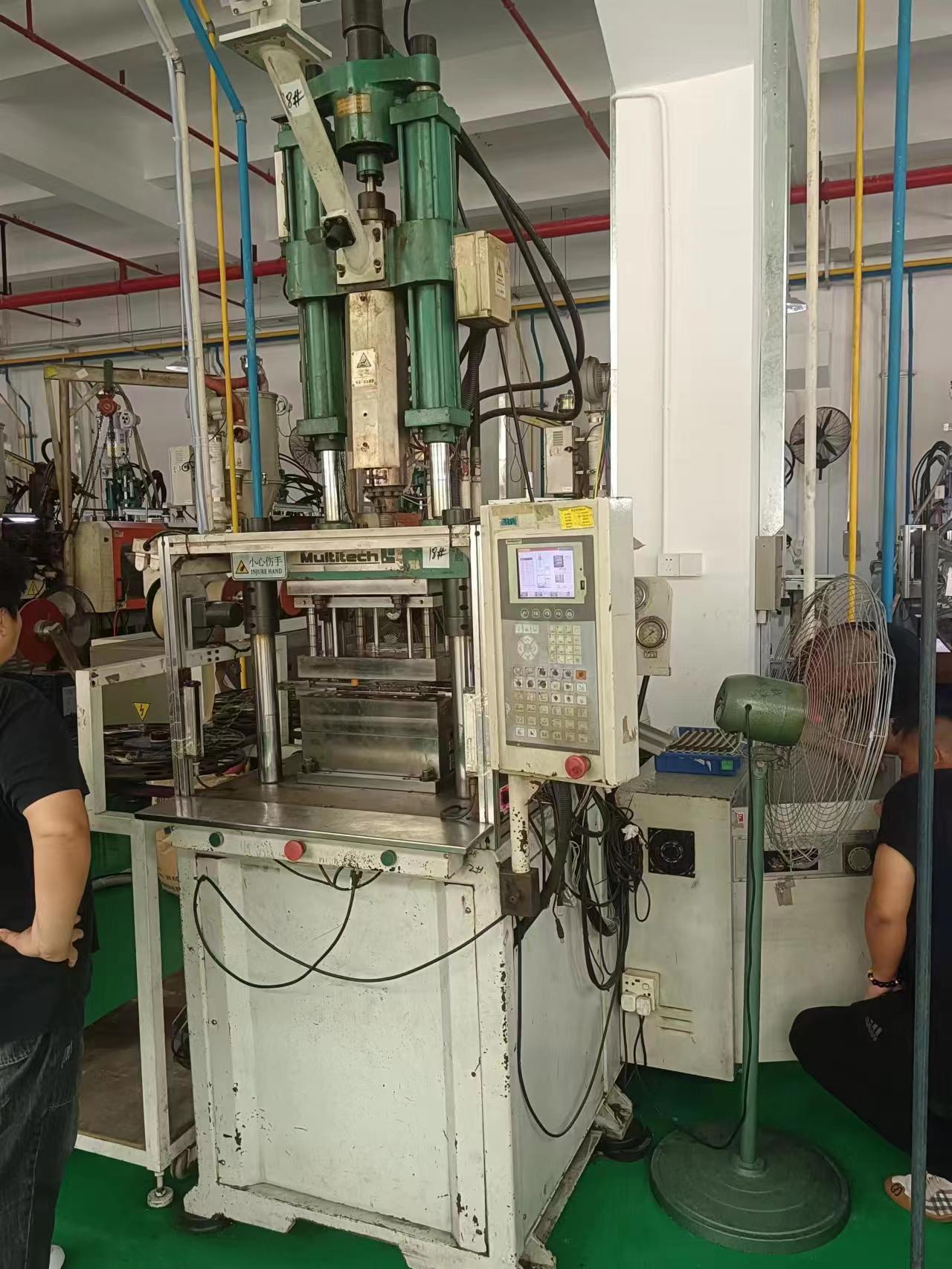深圳立式注塑机回收服务商，立式注塑机回收报价，立式注塑机回收热线