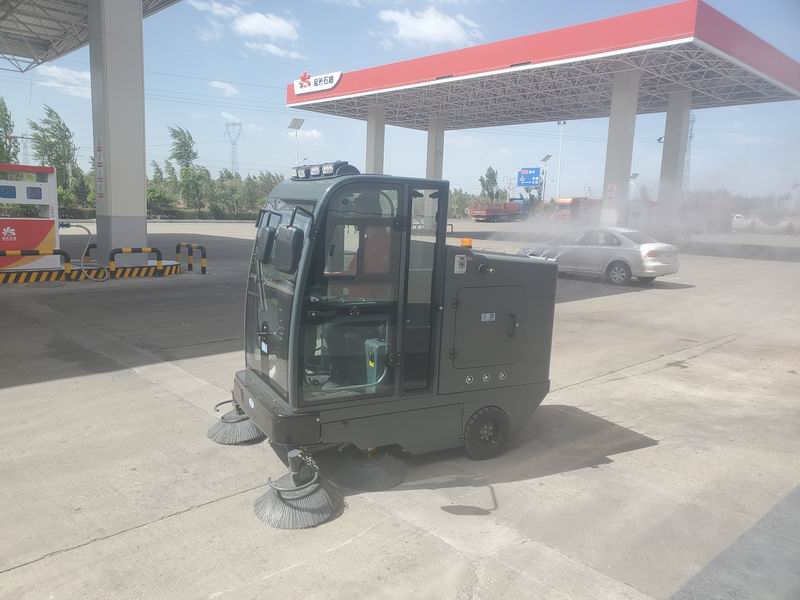 西安市全封闭扫地车XZJ-2000S厂家榆林加油站用迅之洁驾驶式全封闭扫地车XZJ-2000S
