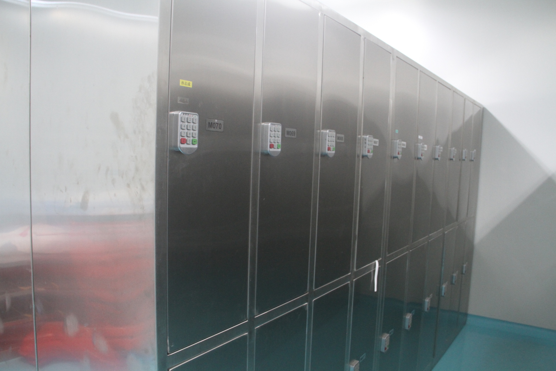 员工不锈钢更衣柜生产 安装 定制 多门带锁 学校浴室储物柜图片