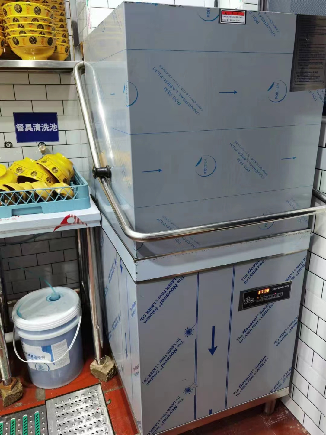 上海洗碗机出租 6.8kw节能 揭盖式洗碗机商用 700s揭盖式洗碗机 RH-1揭盖式洗碗机图片