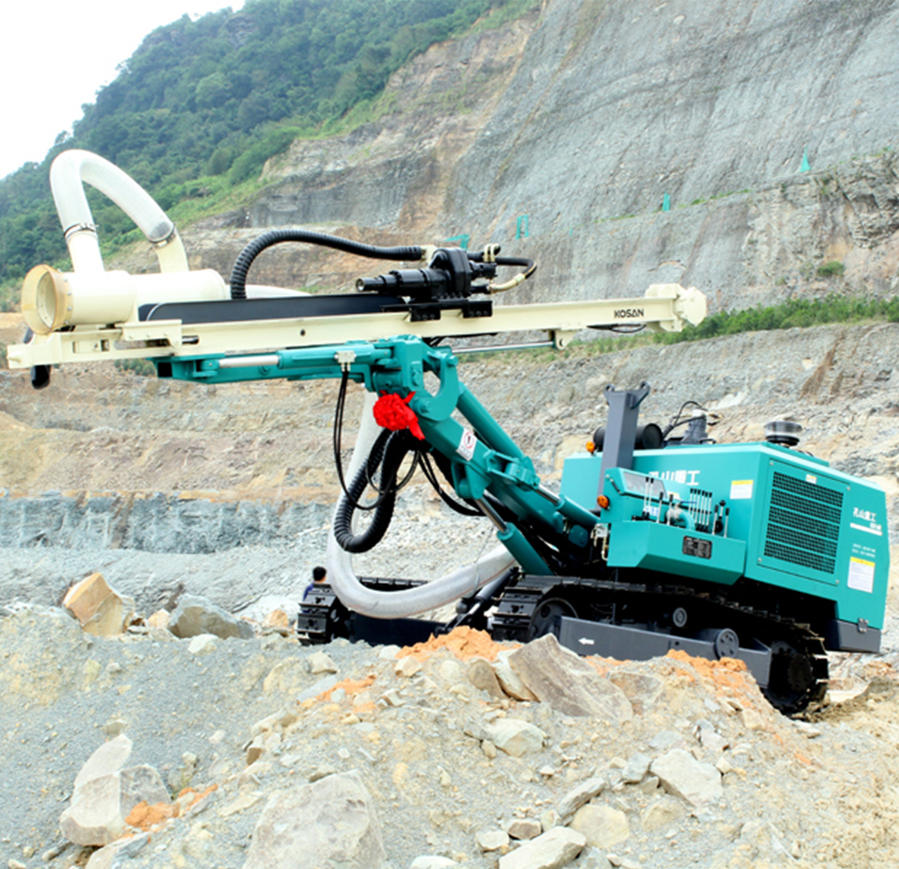 河南孔山矿山开采设备KS168履带式液压潜孔钻机出售
