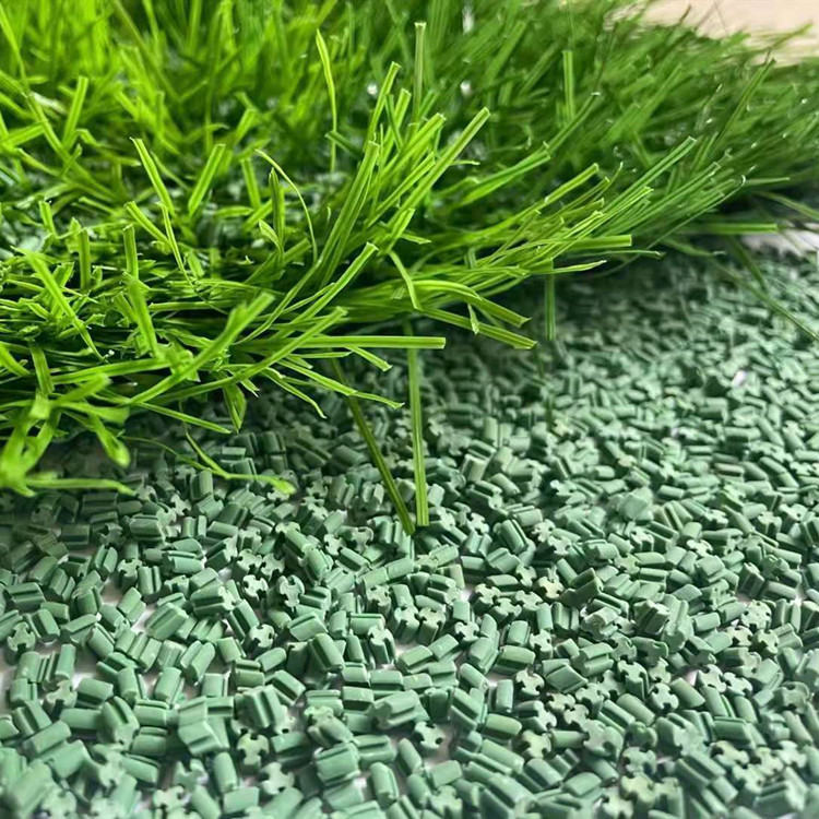 人造草坪足球场橡胶颗粒人工草皮填充胶粒图片