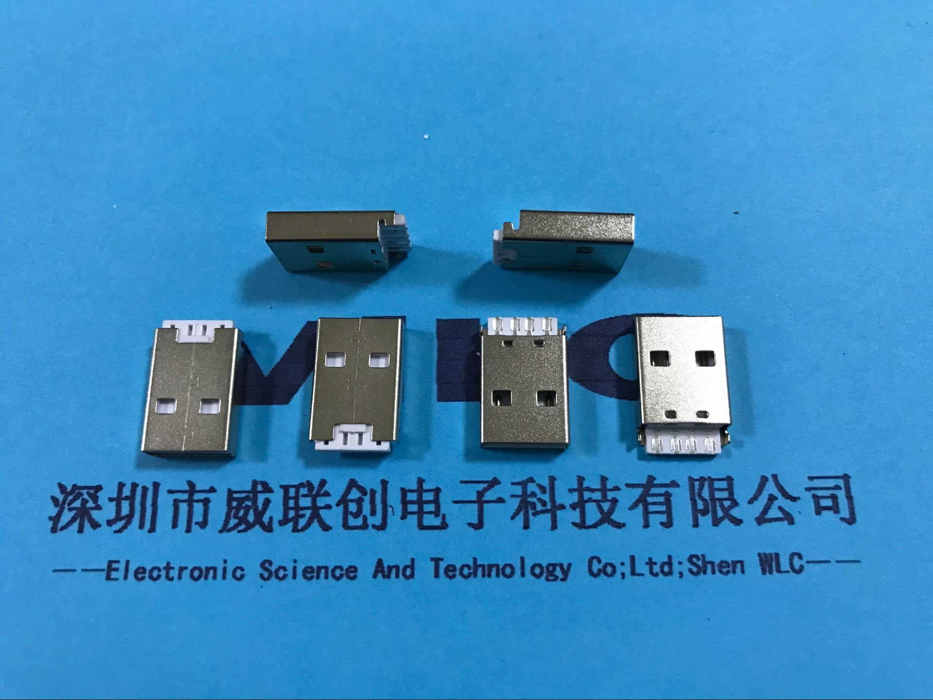 AM 焊线式USB2.0无缝短体公头 带固定脚 USB连接器