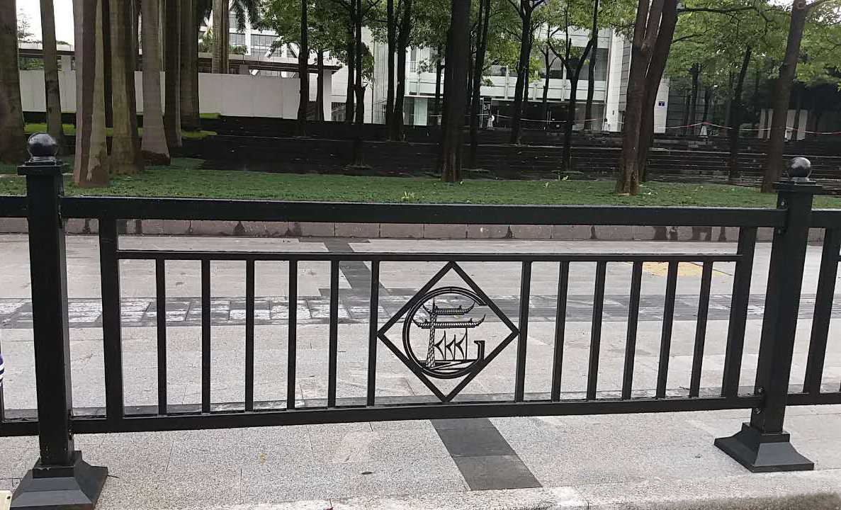 广州市市政道路护栏人行道栏杆机非隔离厂家