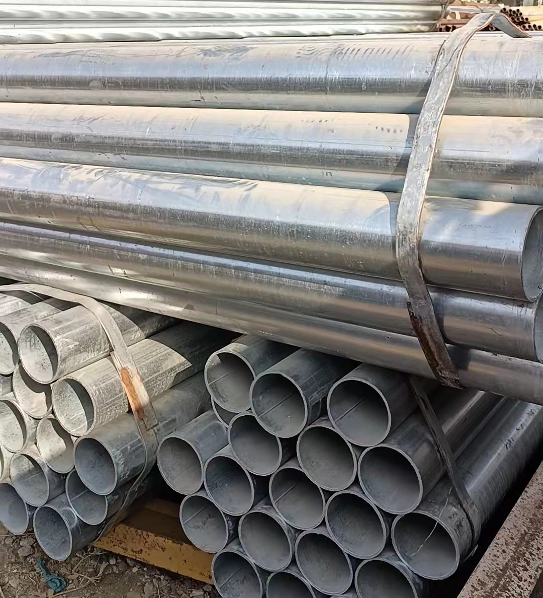 河南郑州玄道钢材回收公司：钢板。无缝钢管。消防管。郑州成品钢材回收图片