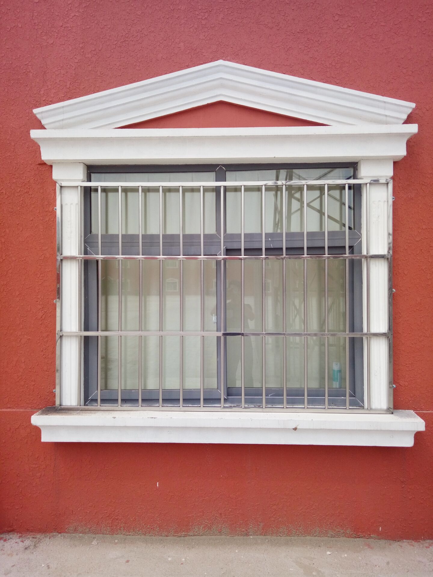 北京大兴清源断桥铝窗户不锈钢护窗护栏安装围栏图片