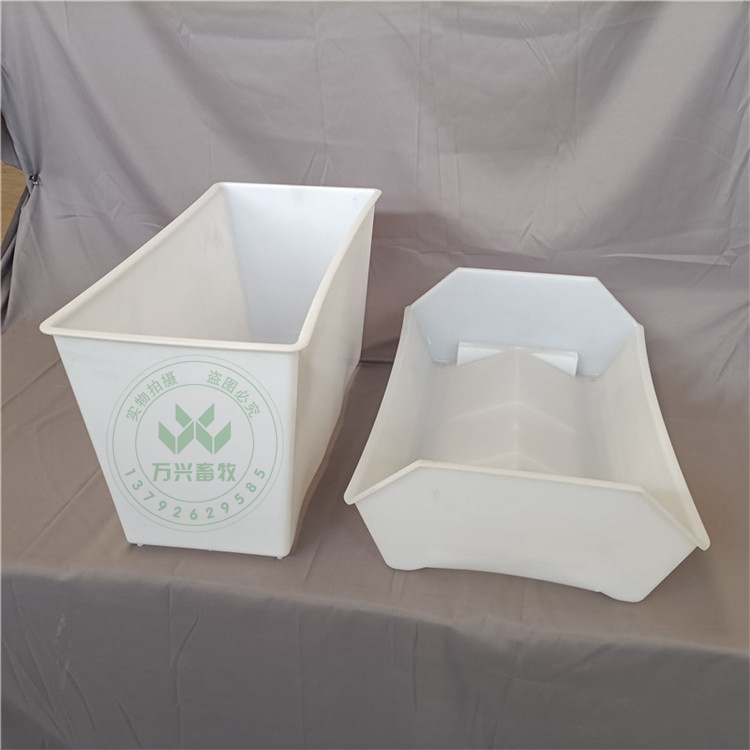 潍坊市供应万兴畜牧鸡鸭鹅舍塑料鸭食盒 规格63×45×39.5cm厂家