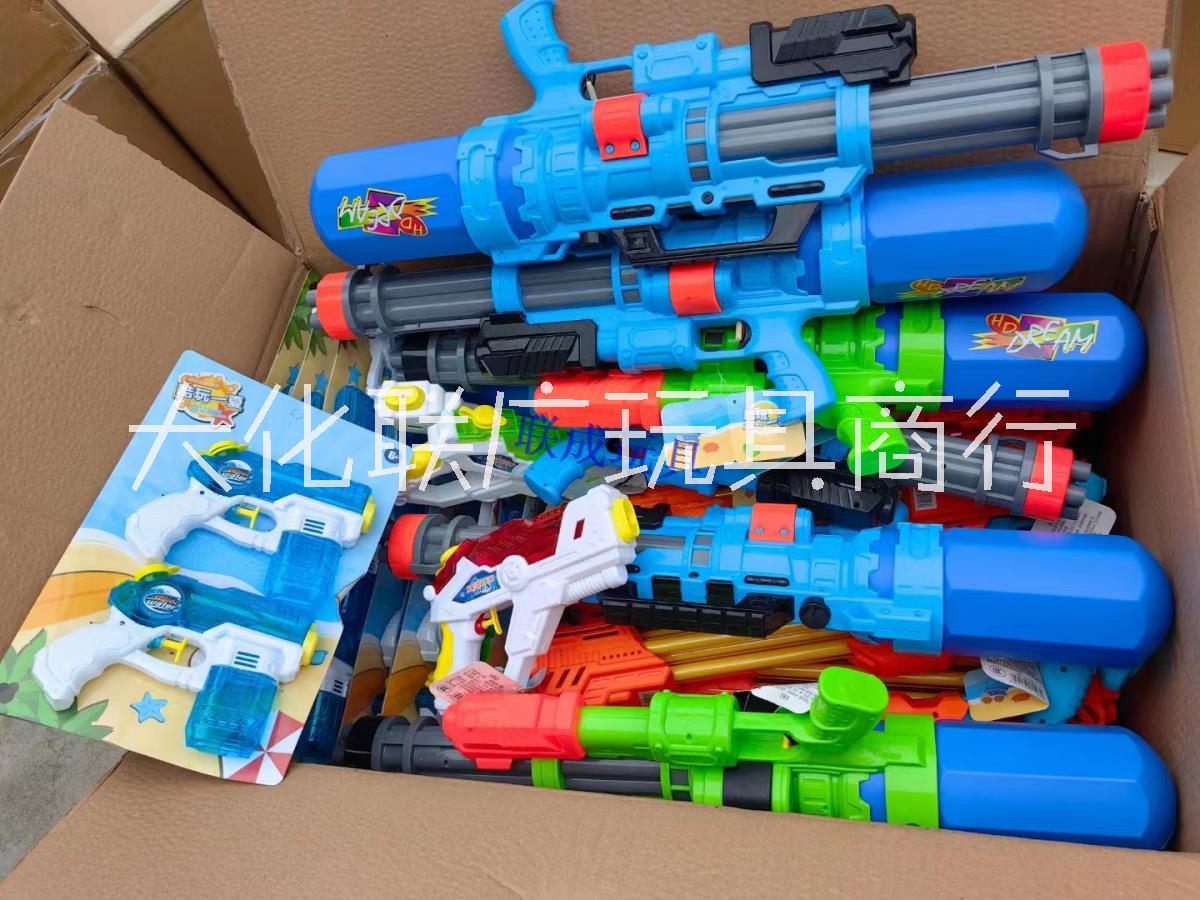 汕头市库存玩具沙滩水枪系列厂家库存玩具沙滩水枪系列