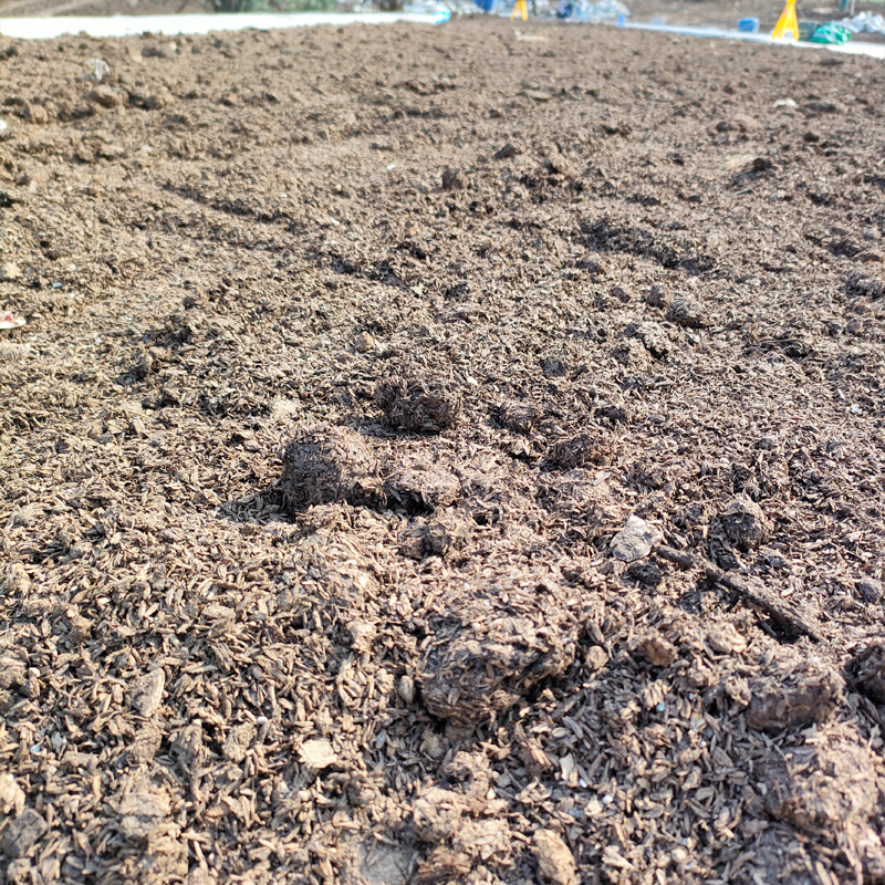 信盈氮磷钾5%稻壳粪有机肥稻壳鸡粪减轻土壤盐渍化产量足  稻壳粪肥图片