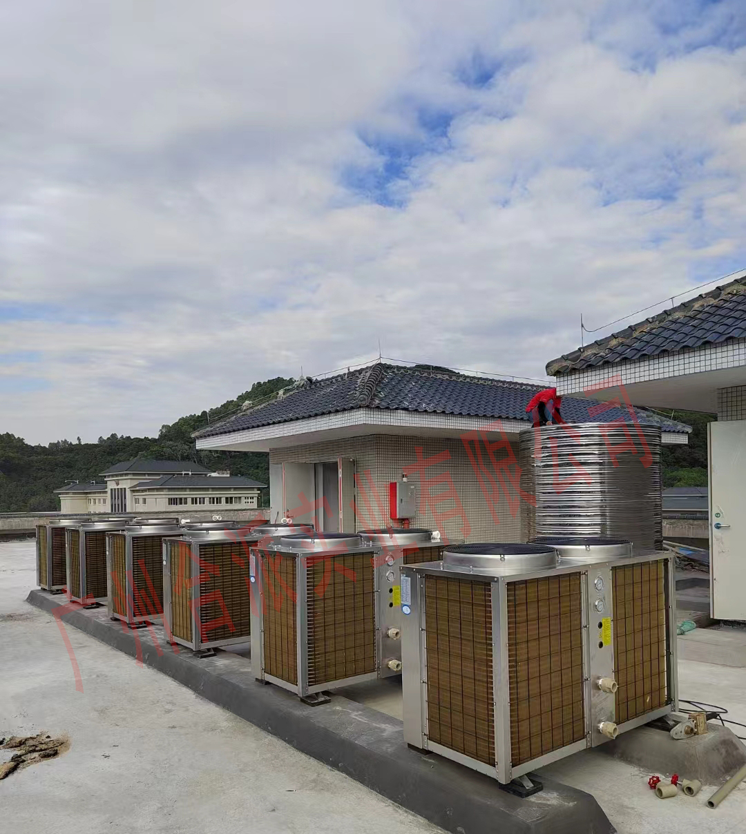 合派达15匹 空气能热泵热水机组厂家包安装 300/400人 宿舍用水无压力图片