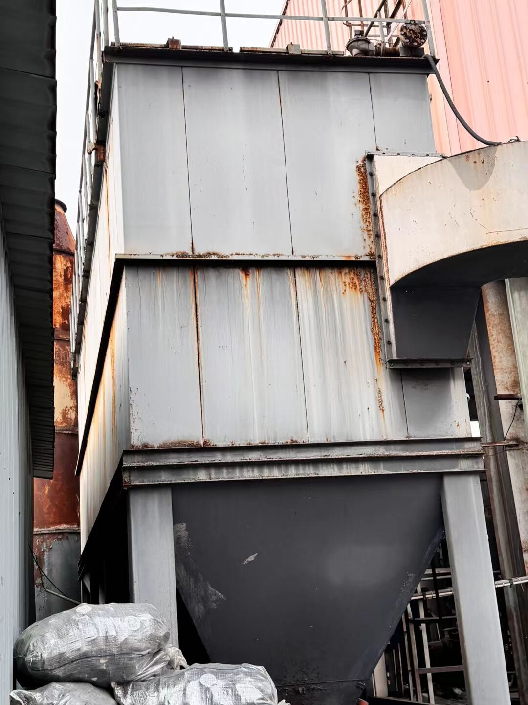 连云港市10吨布袋除尘器，直径133毫米厂家出售 10吨布袋除尘器，直径133毫米
